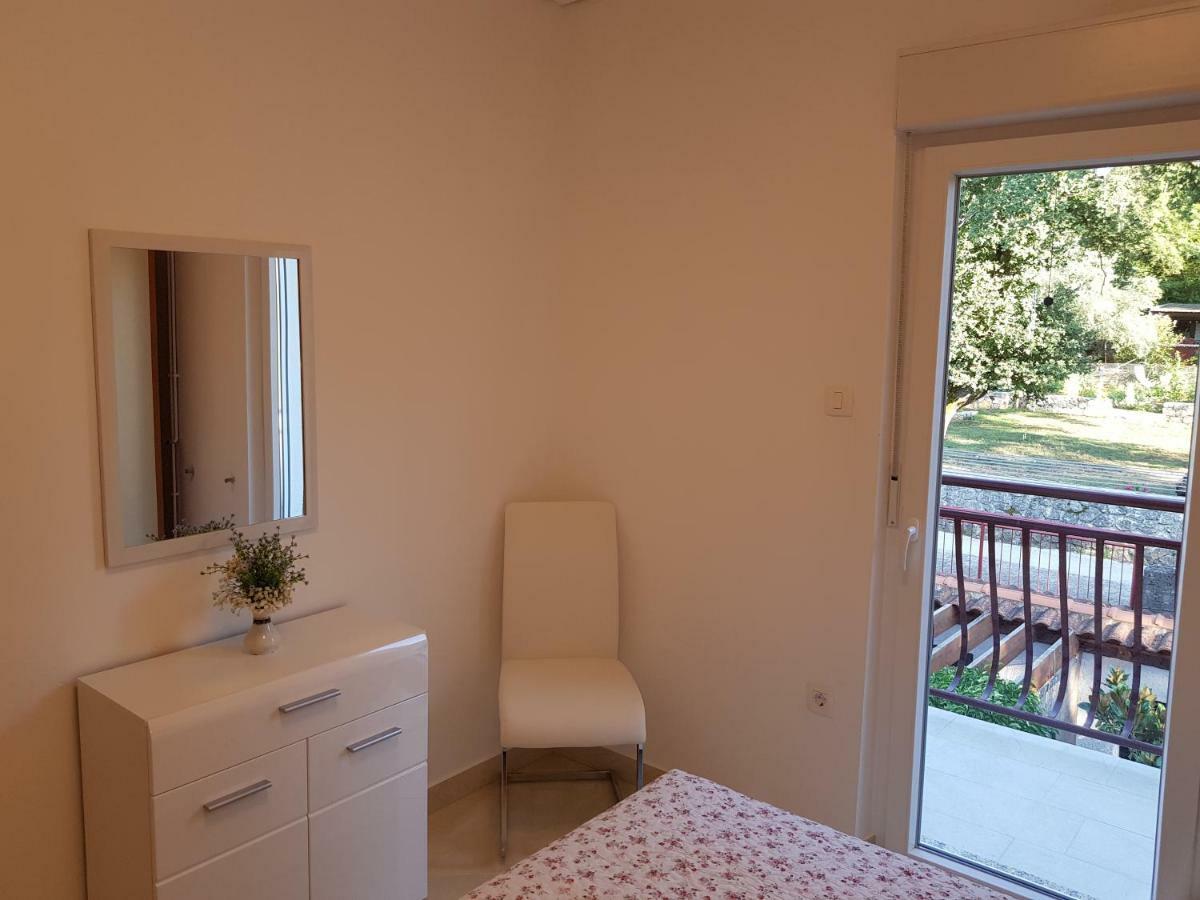 Apartman Vesna Malinska Buitenkant foto