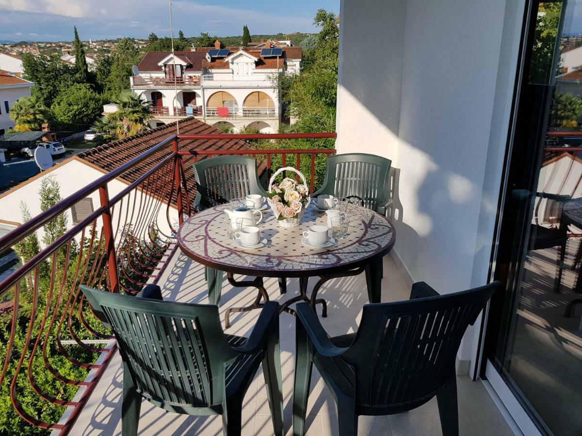 Apartman Vesna Malinska Buitenkant foto