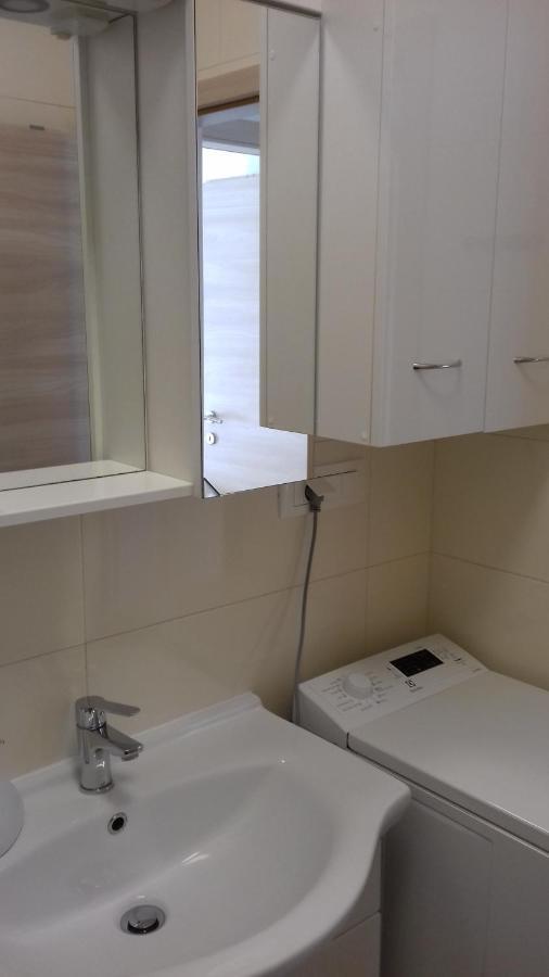 Apartman Vesna Malinska Buitenkant foto