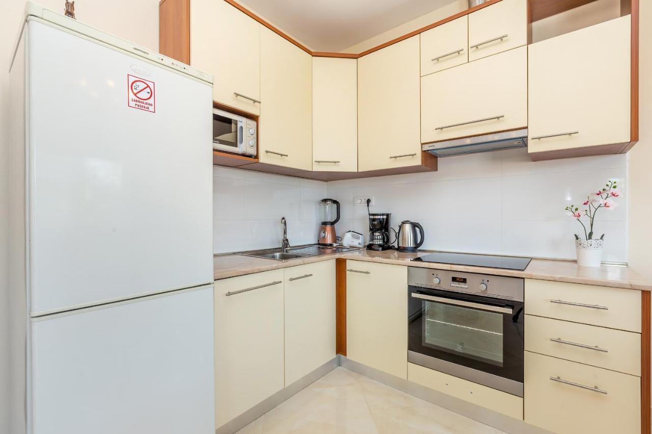 Apartman Vesna Malinska Buitenkant foto